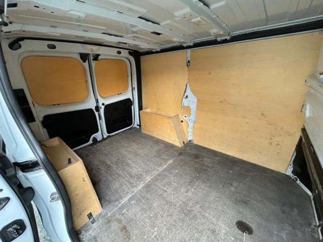 Renault Trafic image 9