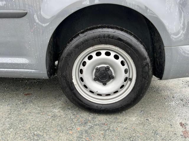 Volkswagen Caddy Van image 9