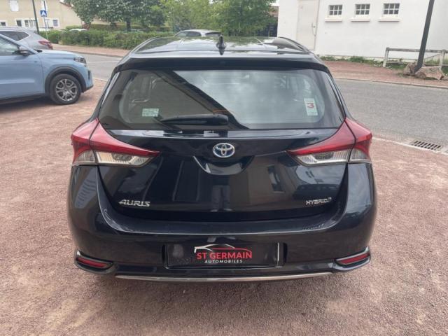 Toyota Auris image 8