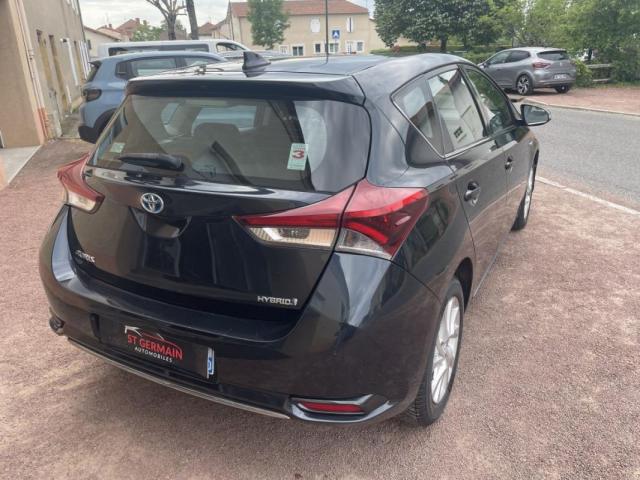 Toyota Auris image 1