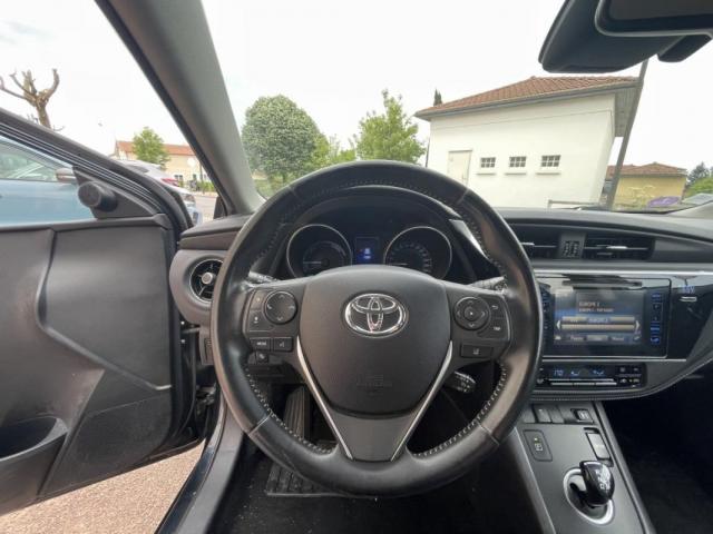 Toyota Auris image 6