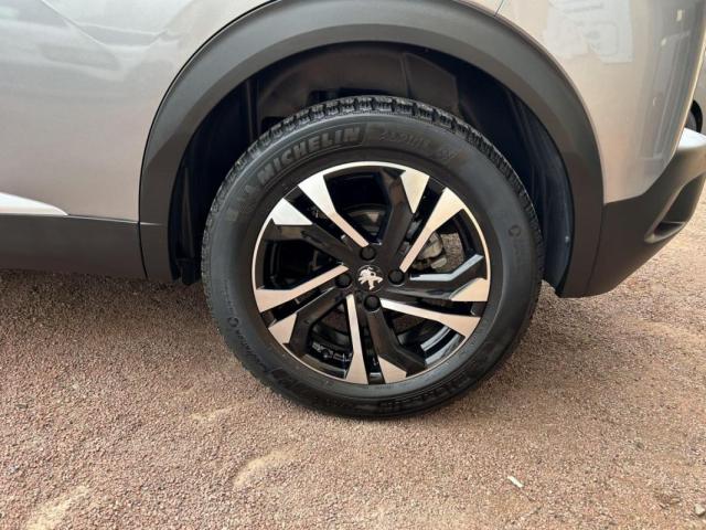 Peugeot 2008 image 3