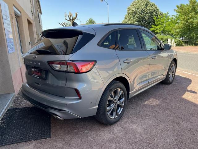 Ford Kuga image 4