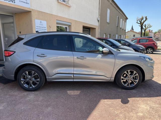Ford Kuga image 9