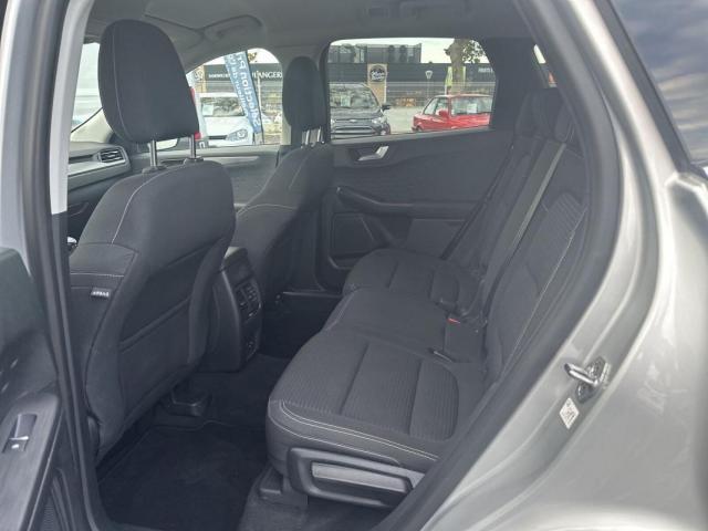 Ford Kuga image 8