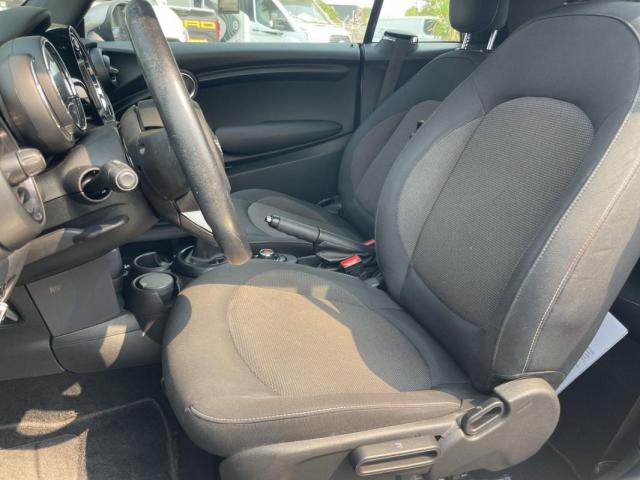Mini Cabrio image 3