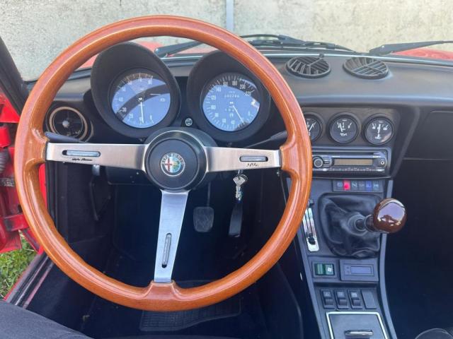 Alfa Romeo Spider image 3