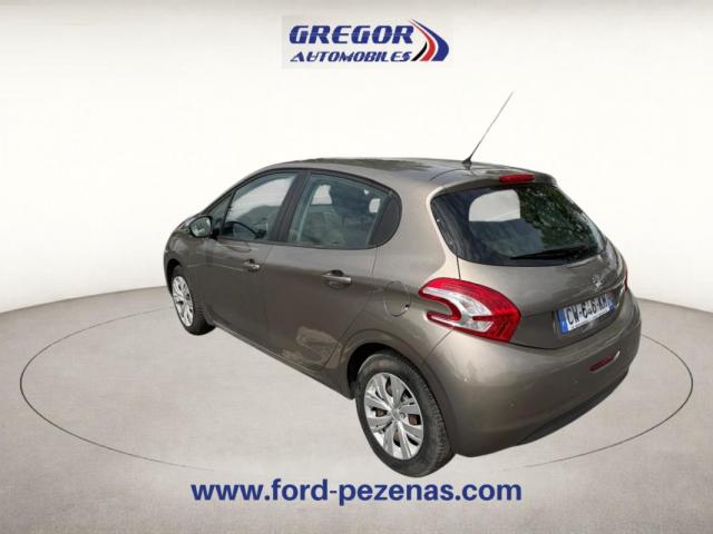 Peugeot 208 image 8