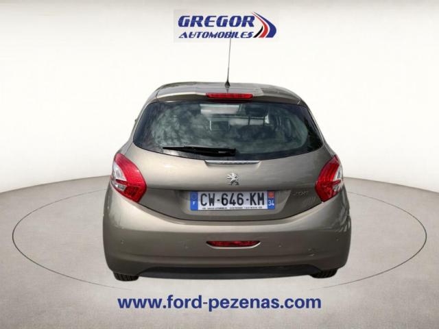 Peugeot 208 image 1