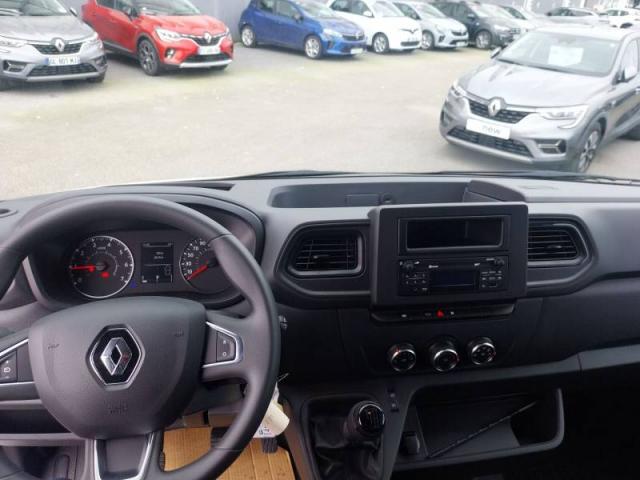 Renault Master image 2