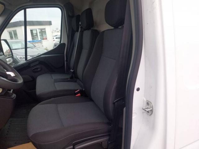 Renault Master image 8
