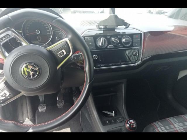 Volkswagen Up! image 3