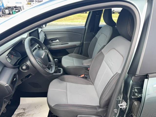Dacia Sandero image 2