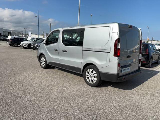 Renault Trafic image 2