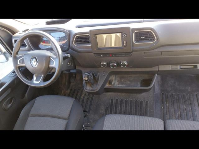 Renault Master image 2