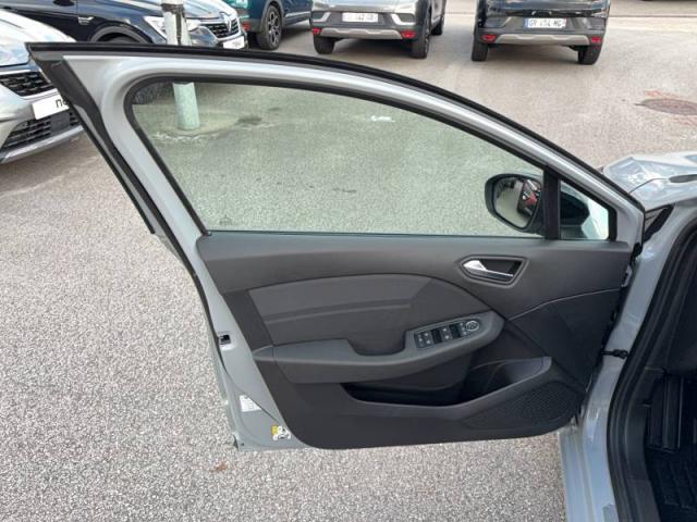 Renault Clio image 9