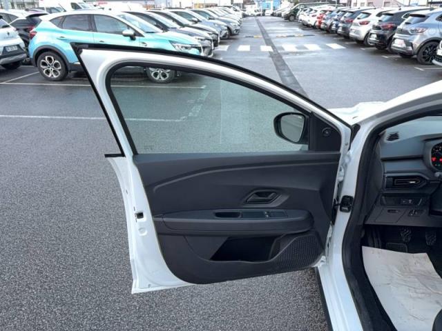 Dacia Sandero image 2