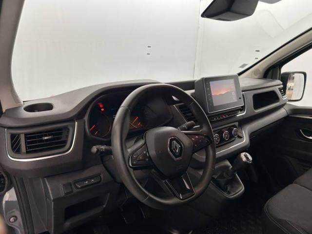 Renault Trafic image 2