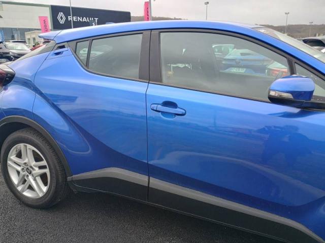 Toyota C-Hr image 5
