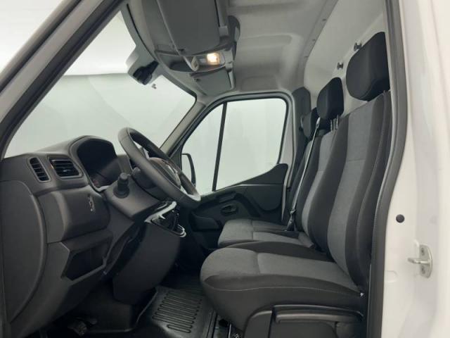 Renault Master image 9