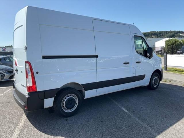Renault Master image 2