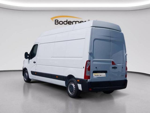 Renault Master image 1