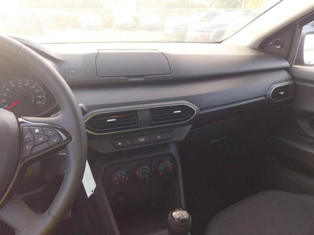 Dacia Sandero image 2