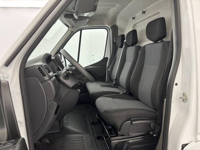 Renault Master image 9