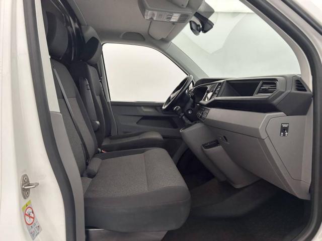 Volkswagen Transporter image 9