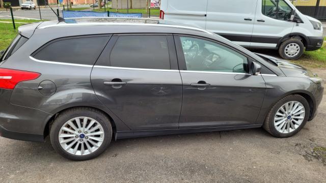 Ford Focus image 6