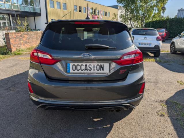 Ford Fiesta image 8