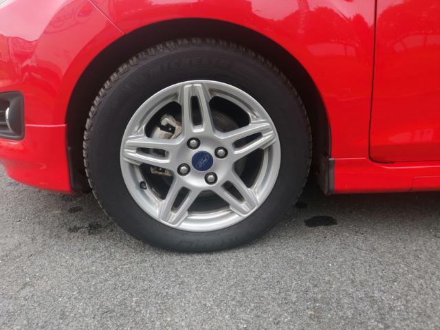 Ford Fiesta image 9