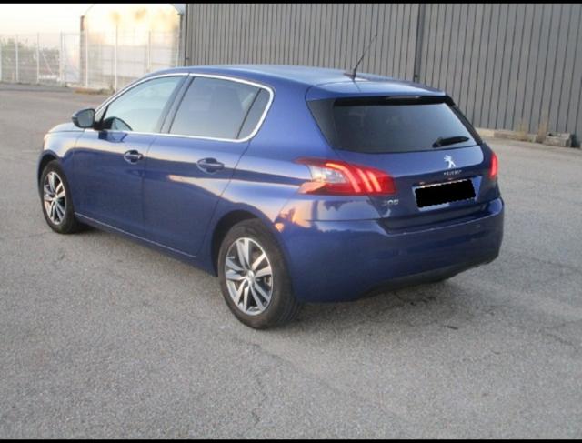 Peugeot 308 image 2