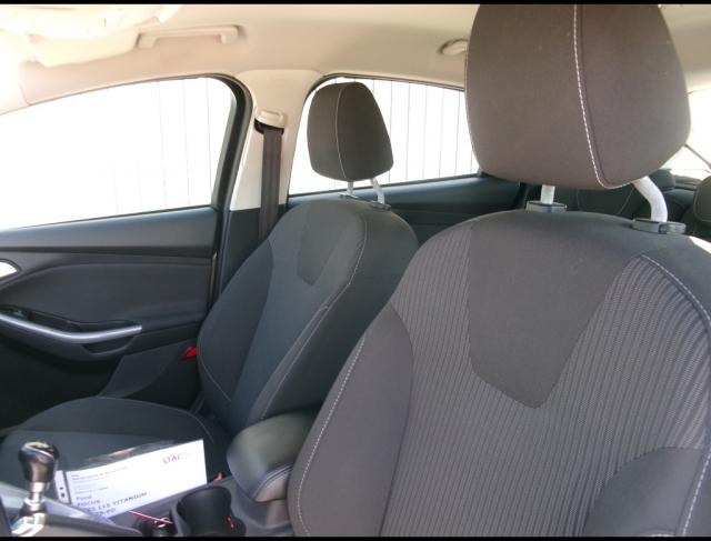 Ford Focus image 7