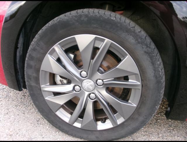 Peugeot 208 image 3