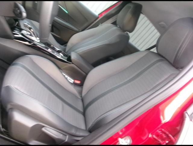Peugeot 208 image 4