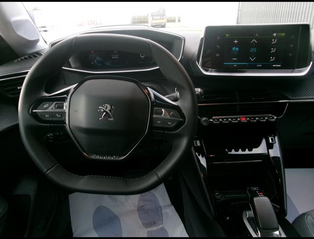 Peugeot 208 image 1