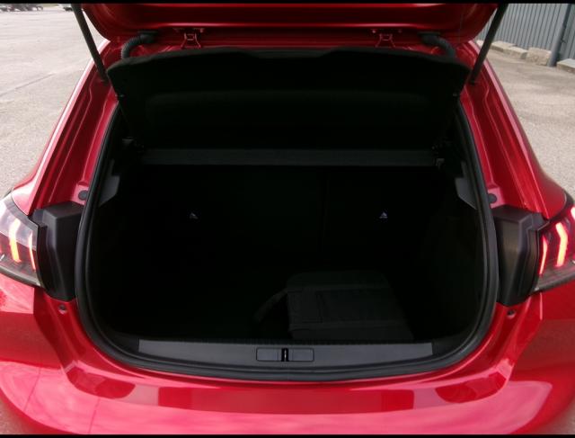 Peugeot 208 image 6
