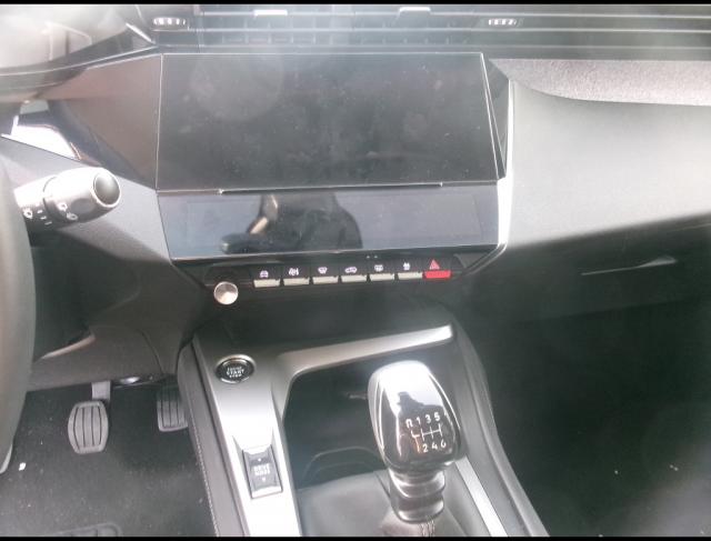 Peugeot 308 image 1
