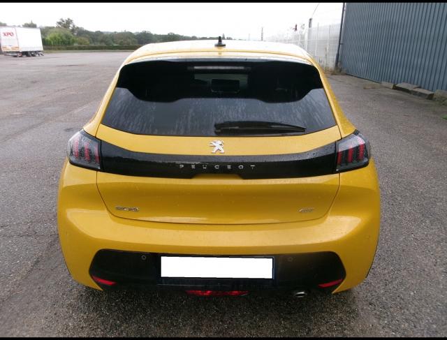 Peugeot 208 image 6