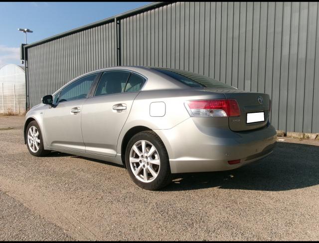 Toyota Avensis image 1