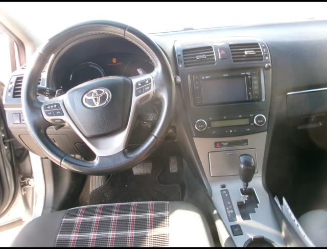 Toyota Avensis image 7