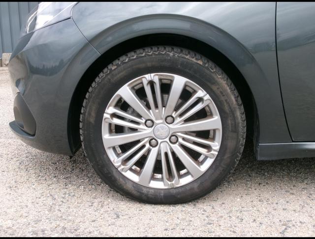 Peugeot 208 image 7