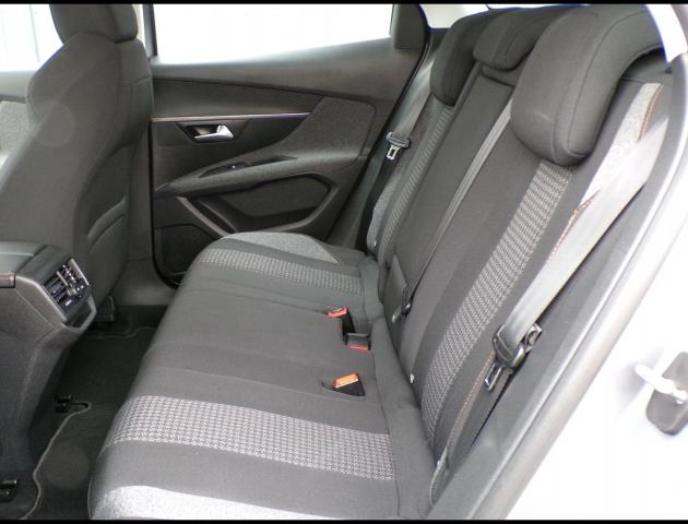 Peugeot 3008 image 2