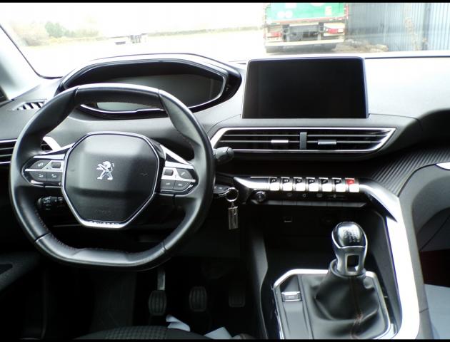 Peugeot 3008 image 3
