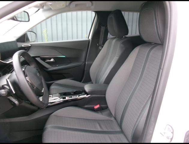 Peugeot 2008 image 3