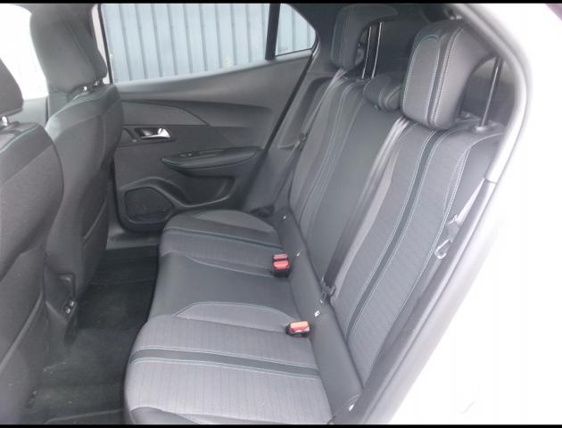 Peugeot 2008 image 8