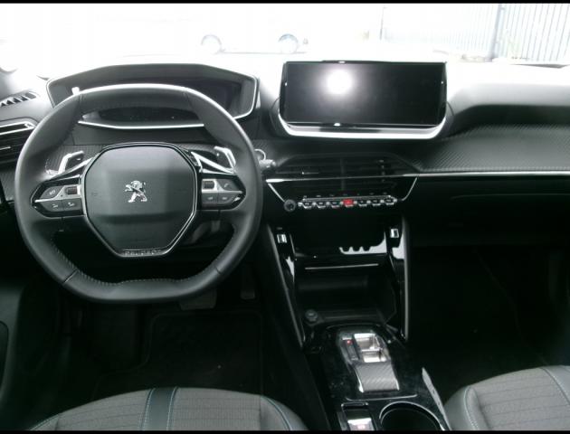 Peugeot 2008 image 2