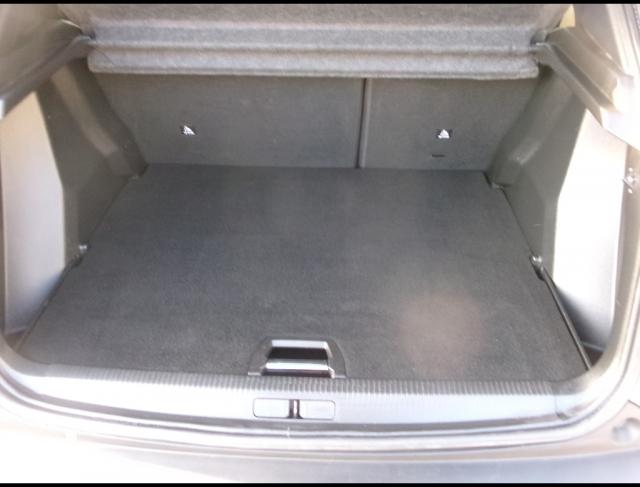 Peugeot 2008 image 8