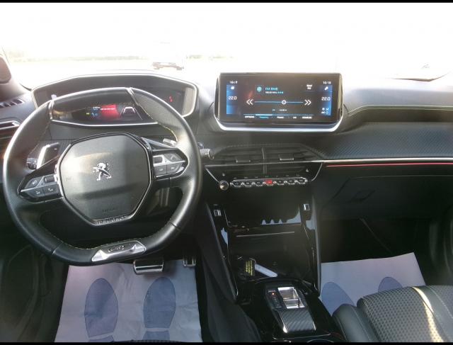 Peugeot 2008 image 9